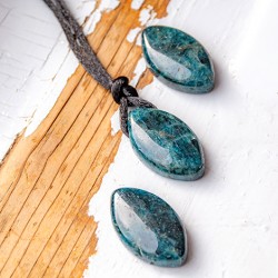apatite, apatite crystal, apatite necklace, apatite jewellery