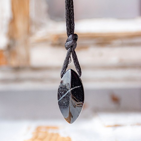 črni turmalin, črni turmalin ogrlica, črni turmalin navette, črni turmalin kristal