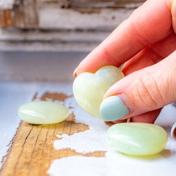 crystal for heart chakra, crystal for emotional support, jade,