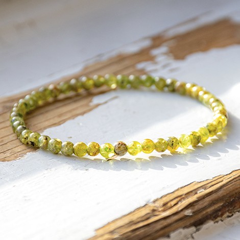 peridot zapestnica, peridot kristal, trgovina s kristali, peridot