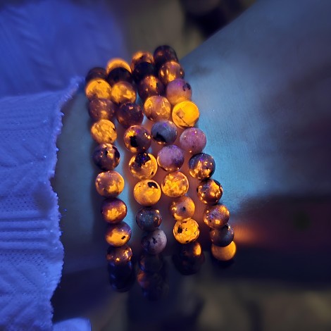 Yooperlite bracelet, yooperlite, UV reactive crystals, UV crystals, glowing crystals