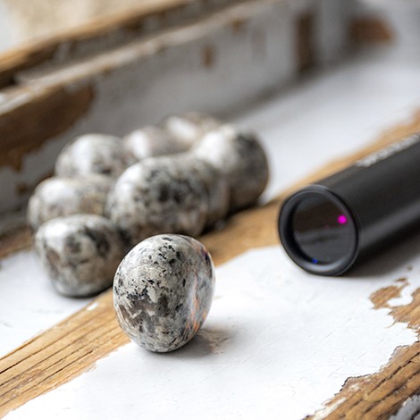 UV lučka, uv lučka za kristale, ultravijolična lučka, UV kristali