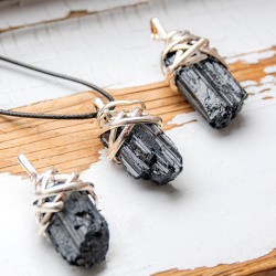 energijski nakit iz črnega turmalina ugodna cena trgovina s kristali