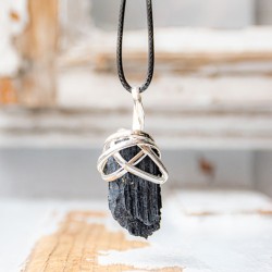 energijski nakit iz črnega turmalina ugodna cena trgovina s kristali, črni turmalin, kristal