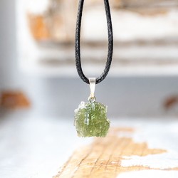 moldavite, moldavite necklace, natural moldavite, rare stones, rare crytsals, metiorite