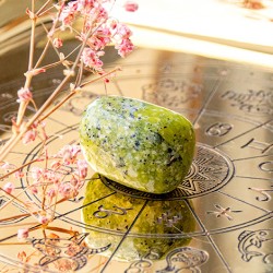 lizardite, lizardite crystal, Norwegian jade, pocket crystal luck crystal
