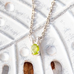 peridot, peridot uhani, peridot nakit, peridot srebrni uhani, srebrni uhani s kristali, uhani s kristali