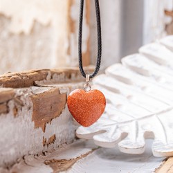 sončev kamen, sončev kamen ogrlica, sončev kamen ogrlica srček, sončev kamen nakit, nakit iz kristala, ogrlica iz kristala