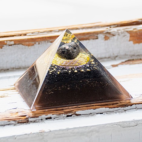 NUUMMITE AMTHYST BLACK TURMALINE SCHUNGITE Orgonite Pyramid flower of life
