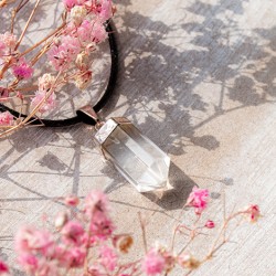 clear quartz, clear quartz jewellery, clear quartz necklace, protection crystal, cleansing crystal