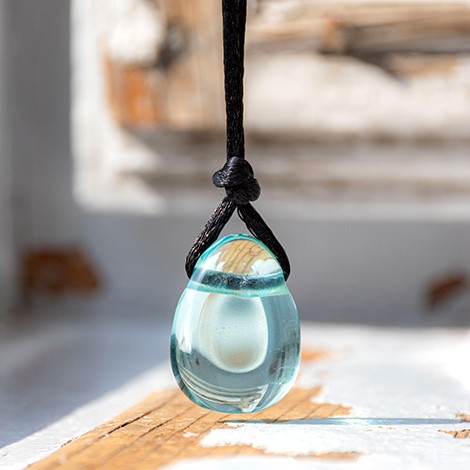 BLUE OBSIDIAN (VOLCANIC GLASS) necklace, volcanic glass necklace, blue volcanic glass necklace, blue obsidian necklace