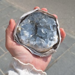 kristal za grleno čakro, modri kristal, celestin rastišče, celestin rastišče, naravni kristal, trgovina s kristali