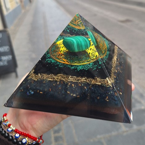MALACHITE orgonite pyramid, handmade orgonite, orgonite, orgonite pyramid, malachite orgonite