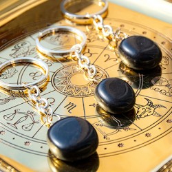 črni jaspis obesek za ključe črni jaspis kristal black jasper keychain
black jasper keyring