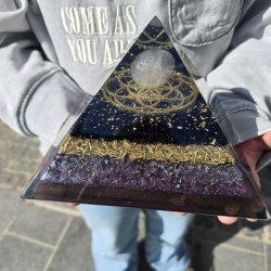 ROSE QUARTZ AMETHYST BLACK TOURMALINE orgonite pyramid flower of life, orgonite, orgonite pyramid, orgonite with rose quartz