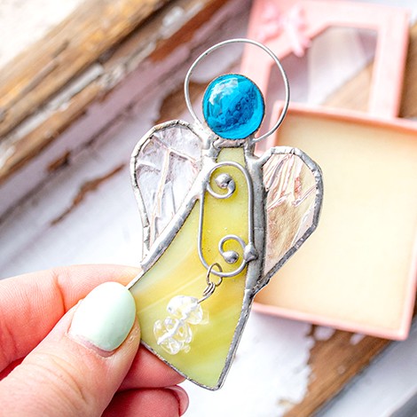 VITRAŽ ANGEL VARUH rumen vitraž, vitraž angel, vitraž angel varuh, vitraž izdelek, ročno delo,