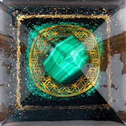 MALACHITE orgonite pyramid, handmade orgonite, orgonite, orgonite pyramid, malachite orgonite