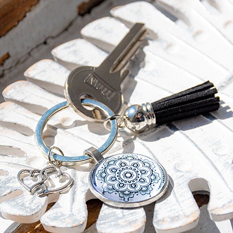 MANDALA keychain grey hearts, mandala, mandala keychain, handmade, handmade mandala