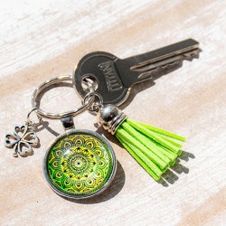MANDALA keychain light green clover, mandala, mandala keychain, handmade mandala,