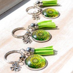 MANDALA keychain light green clover, mandala, mandala keychain, handmade mandala