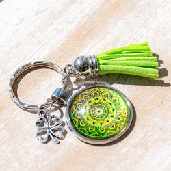 MANDALA keychain light green clover, mandala, mandala keychain, handmade mandala