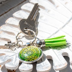MANDALA keychain light green clover, mandala, mandala keychain, handmade mandala