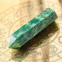 smaragd, smaragd obelisk, smaragd kristal, smaragd špica, naravni smaragd