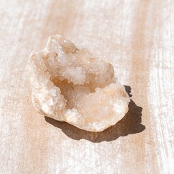 kamena strela geoda večja kvarc geoda, darilo kristal, tgovina s kristali, kvarc kamen, kamena strela cena,