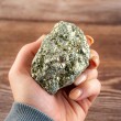 pirit mineral
pirit kamen za zaščito
kristali za obilje
kamni za privabljanje bogastva