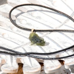 Moldavit, moldavite, moldavit ogrlica, tektit, pravi tektiti, pravi moldaviti