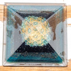 orgonit piramida, orgonit, mahovni ahat piramida metatron, mahovni ahat, orgonit, ročno delo