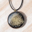 PERIDOT ČRNI TURMALIN orgonit ogrlica triquitra, peridot, orgonit, orgonit ogrlica, ogronit s peridotom
