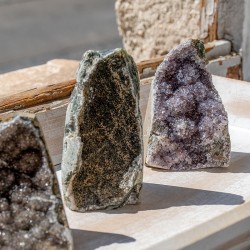 AMETHYST black geode 190 g AMETHYST black