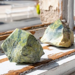 SERPENTINE point serpentine, serpentine gemstone
