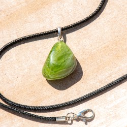Peridot green crystal silver cut point pendant necklace